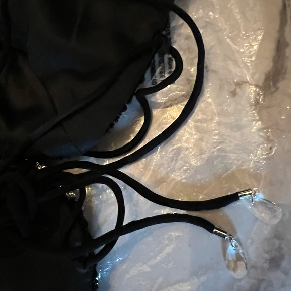 AREA EMBROIDERED CRYSTAL PAILLETTE BUTTERFLY TOP size Medium - Picture 11 of 12